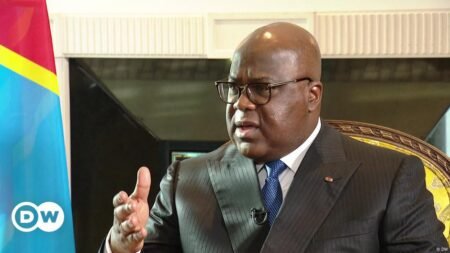Félix Tshisekedi confirme vouloir changer la Constitution – DW – 24/10/2024