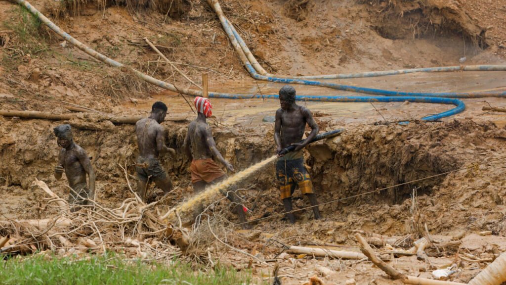 Raffiner l’or sur place, le pari compliqué du Ghana