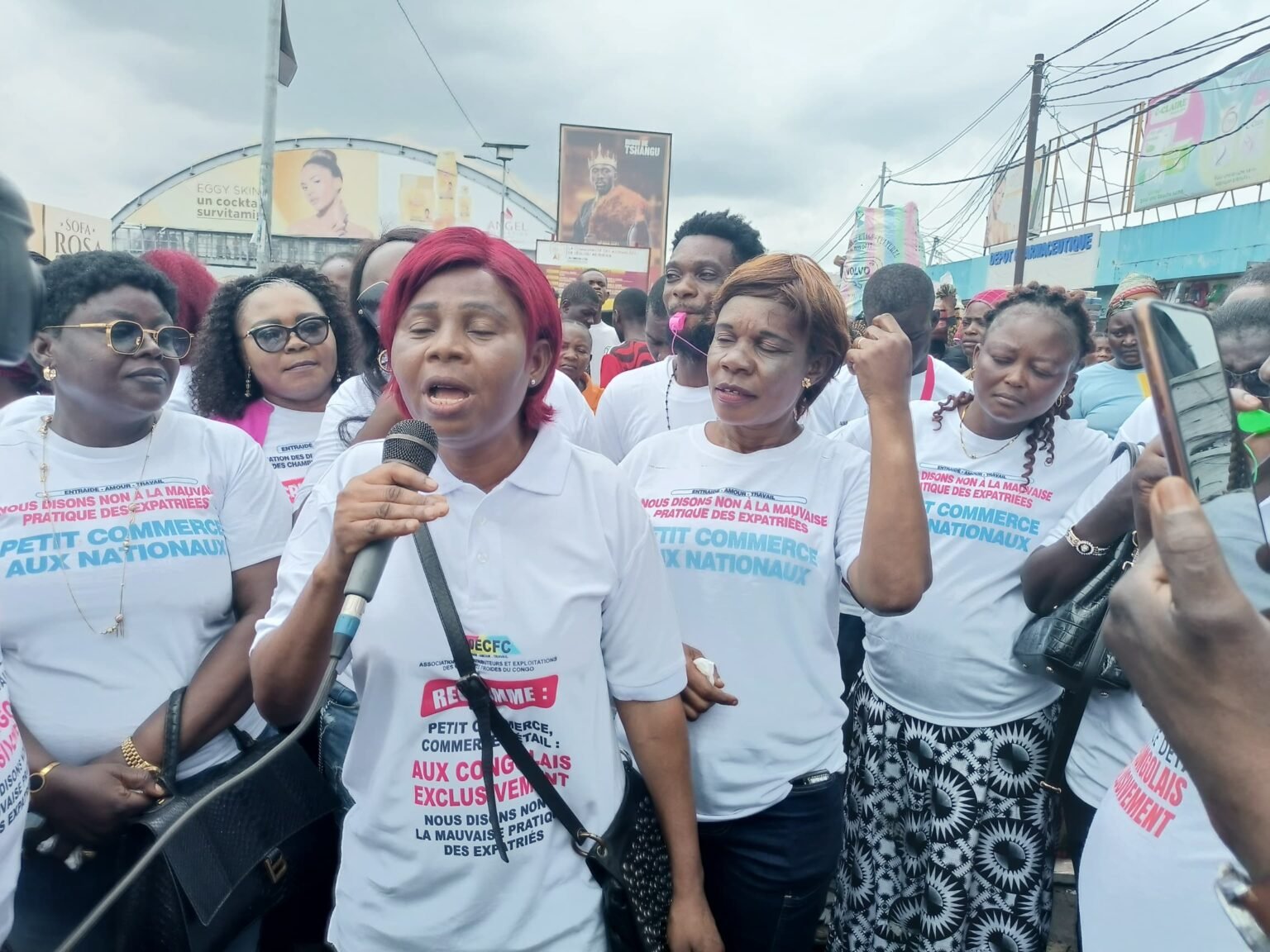 Kinshasa : manifestation de l’ADECFC contre des expatriés vendeurs des vivres-frais en détails