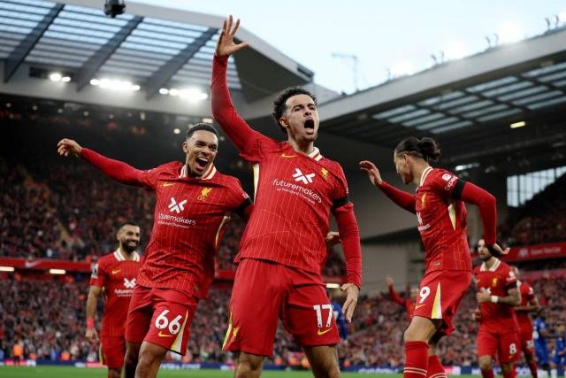 Liverpool vient à bout de Chelsea et reprend la tête de la Premier League
