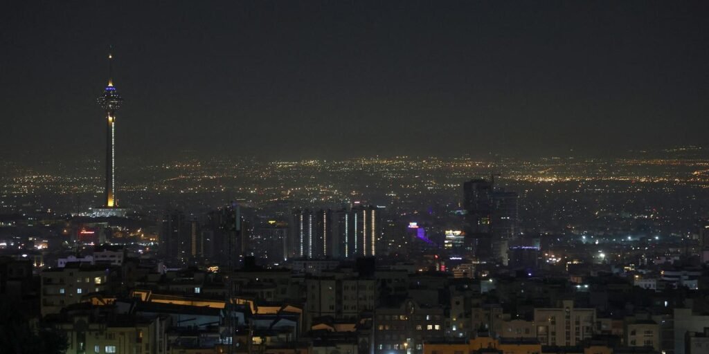 de nouvelles détonations entendues près de Téhéran, les frappes d’Israël sont de « l’autodéfense », selon la Maison Blanche