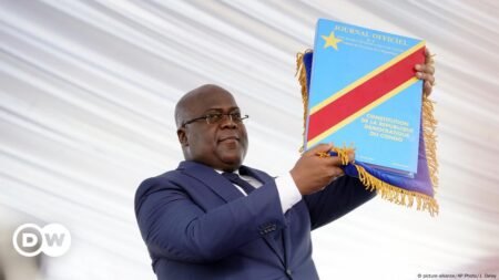 Félix Tshisekedi veut une nouvelle Constitution pour la RDC – DW – 24/10/2024