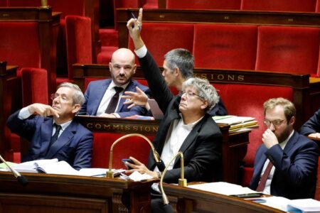 la crise parlementaire couve après six jours de débats