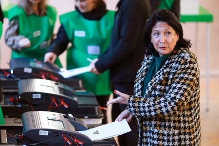 la présidente Salomé Zourabichvili dénonce une « falsification totale » des élections législatives et accuse la Russie