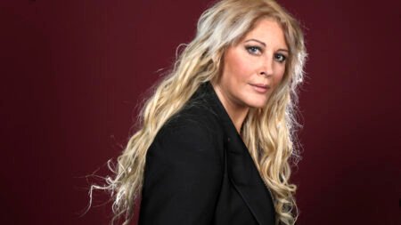 Loana révèle ce qu’elle pense de la série inspirée de « Loft Story » et de sa vie