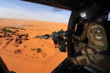 La France veut redéfinir sa présence militaire et civile en Afrique