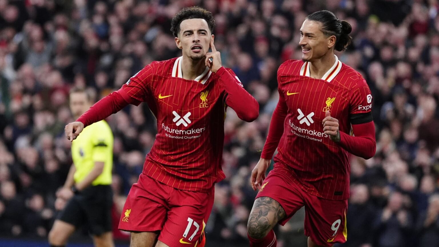 les Reds d’un Salah décisif récupèrent leur dû en tête de la PL