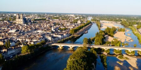 depuis plus d’un an et demi, Orléans fait face à un afflux de migrants inédit