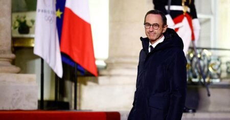 « Lorsqu’il y a un chant homophobe, on arrête le match », souhaite Bruno Retailleau