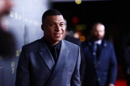 Kylian Mbappé se classe 6e (Pied)