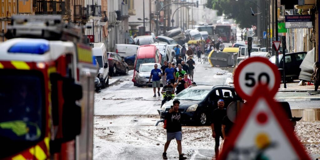 au moins 63 morts dans les régions de Valence et de Castille-La Manche, le gouvernement décrète trois jours de deuil national
