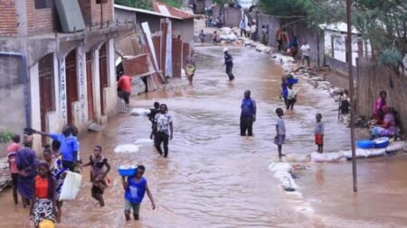 des quartiers inondés à Kinshasa après des pluies torrentielles
