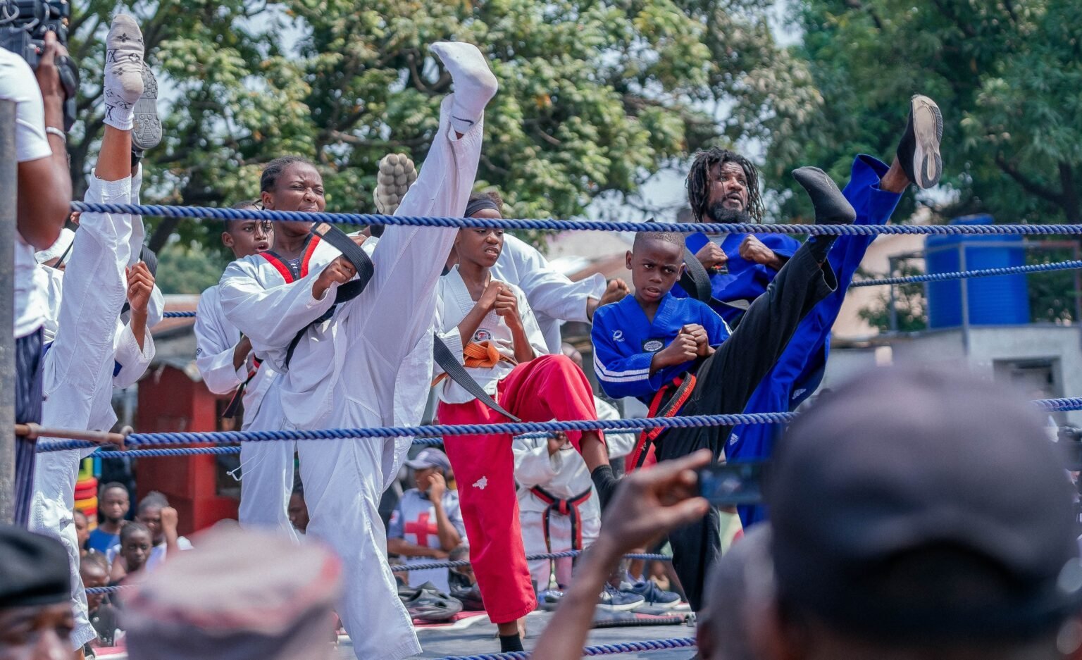 « Pour elles » : favoriser l’accès des jeunes femmes aux pratiques sportives et culturelles | AFD