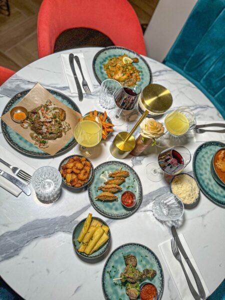 un excellent voyage culinaire entre l’Afrique de l’Ouest et Paris