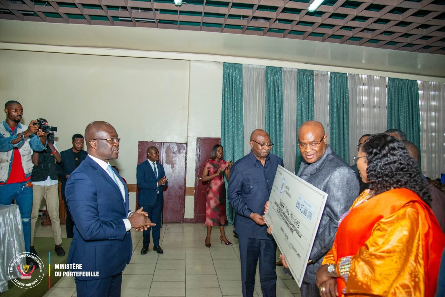 RDC: Les Entreprises publient le plus de 25 millions USD pour l’effort de Guerre