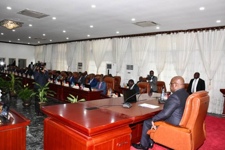 GOUVERNATION UN DE COHÉSION NATIONNE