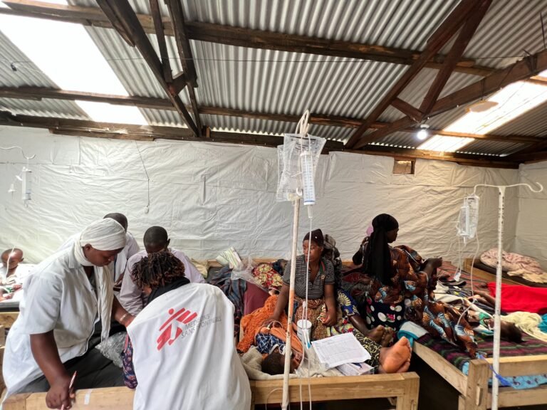 Défis des Populations Retournees: MSF Appuie la Relaance du Système de Santé à Kirotshe (Margot Grelet)