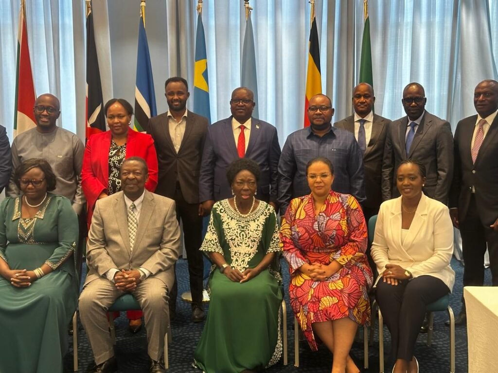 Crise dans l’Est: La Ministre Kayikwamba Appelle à unité Réponse Régionale Coordonnée