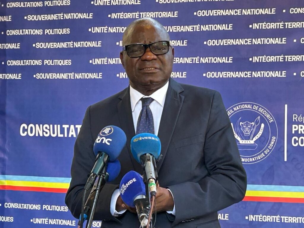 CONSULTATION POLITIQUES: LUZOLO BAMBI PRÉCONIISE LA JUSTICE transitionne et la lutte contre la corruption pour la sortie de crise