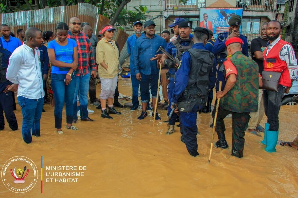 Inondations à Kinshasa : le ministre de l’Urbanisme recommande la démolition des constructions anarchiques