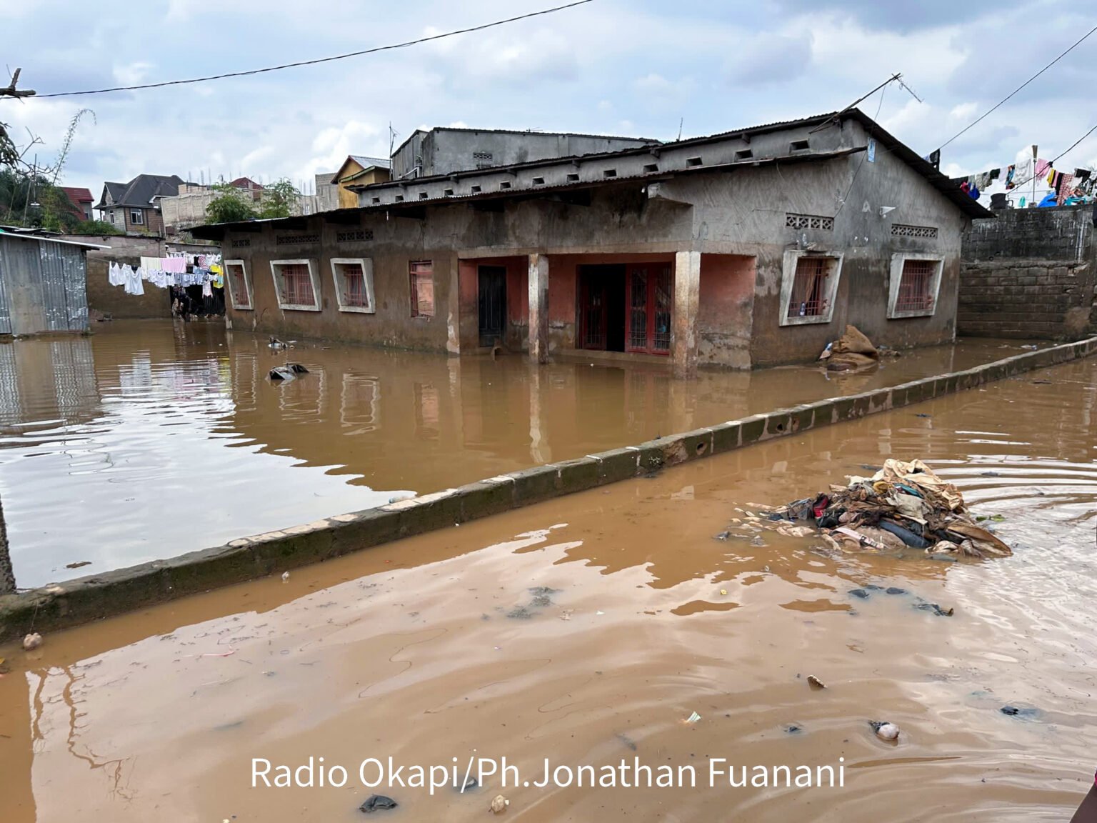 Kinshasa: une semaine aptrans les inondations, la population de ndanu fait face à une situation un