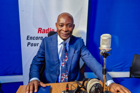 APRÈS Quatre Mois d’Absence, Le Gouverneur Purusi Revient à Uvira et Annonce la Fin Prochaine de la Guerre