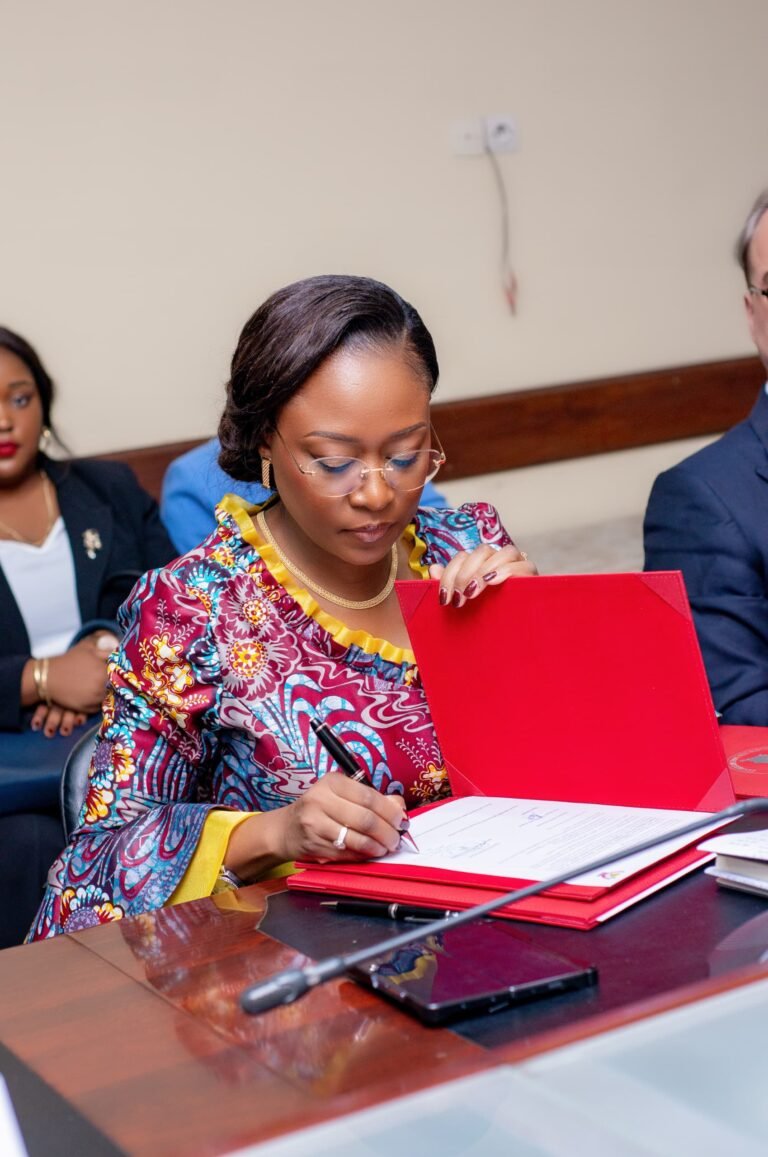 Kinshasa: L’Aapi accompagne plus de 60 Commerçantes «Mamans Malewa» dans la formalisation de leurs activités