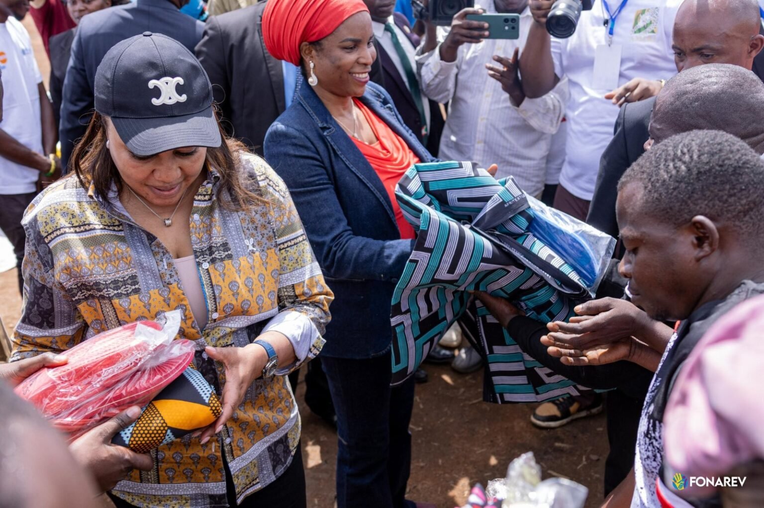 Bujumbura: les Premières dames de la rdc et du burundi aU Chevet des Réfugiés congolais