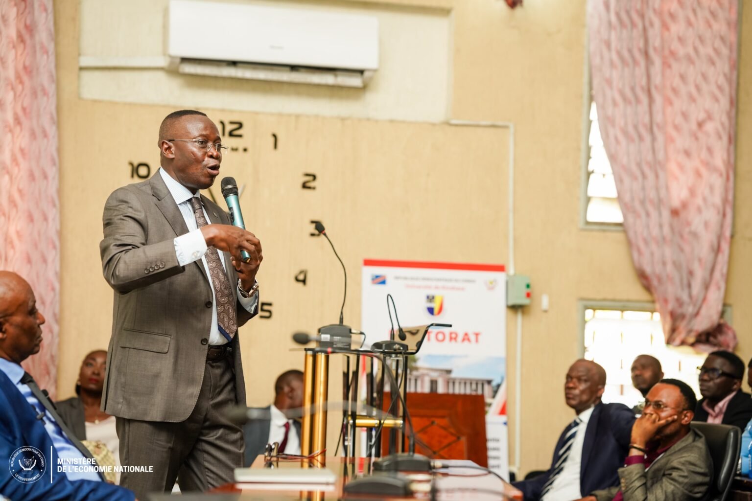 Daniel Mukoko Samba Plaide pour une industrialisation une industrialisation durable des mineraais stratégiques en rdc