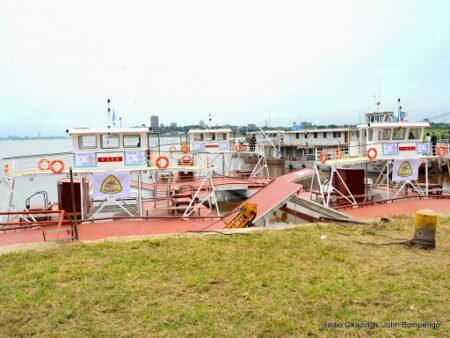 Deux bacs Destinés à la Population du Sud-Ubangi Vendus à un Un sujet Camerounais, Alerte Jean-Pierre Bembe