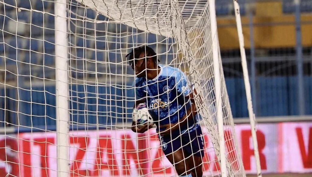 Mayele coincé dans les filets de Pyramids FC !