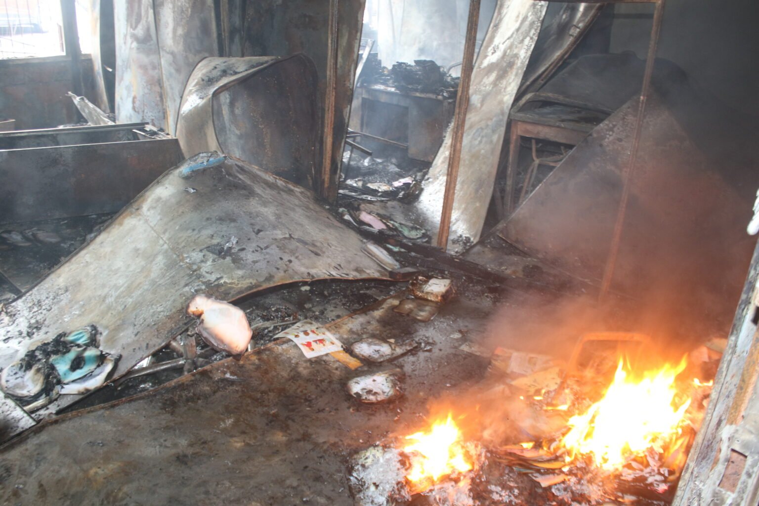 Dégâts matériels importants après un incendie au pavillon 3 de l’hôpital de Kintambo à Kinshasa