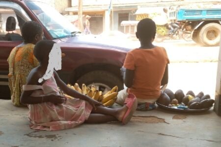 De Nombreux Enfants Exercice diversifie les activités dans les rues de Kinshasa