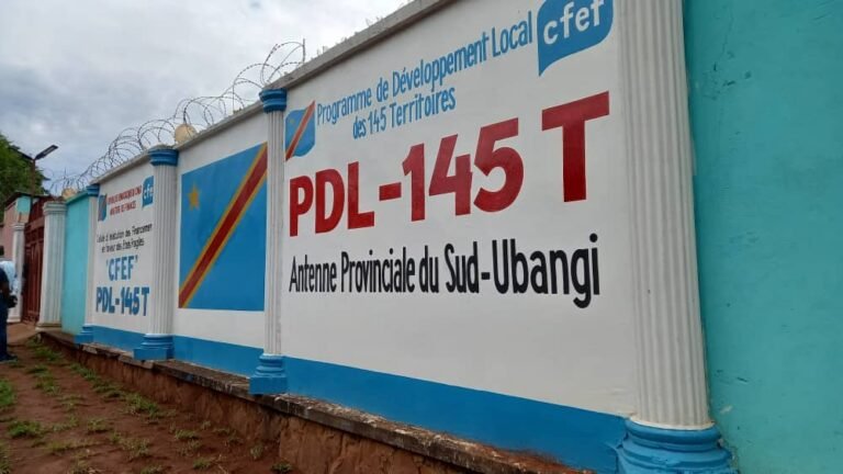 Tracasseries Fiscales: Le Gouverneur du Sud-Ubangi Wee Instituer Un Guichet UNIQUE DANS LES PORTS