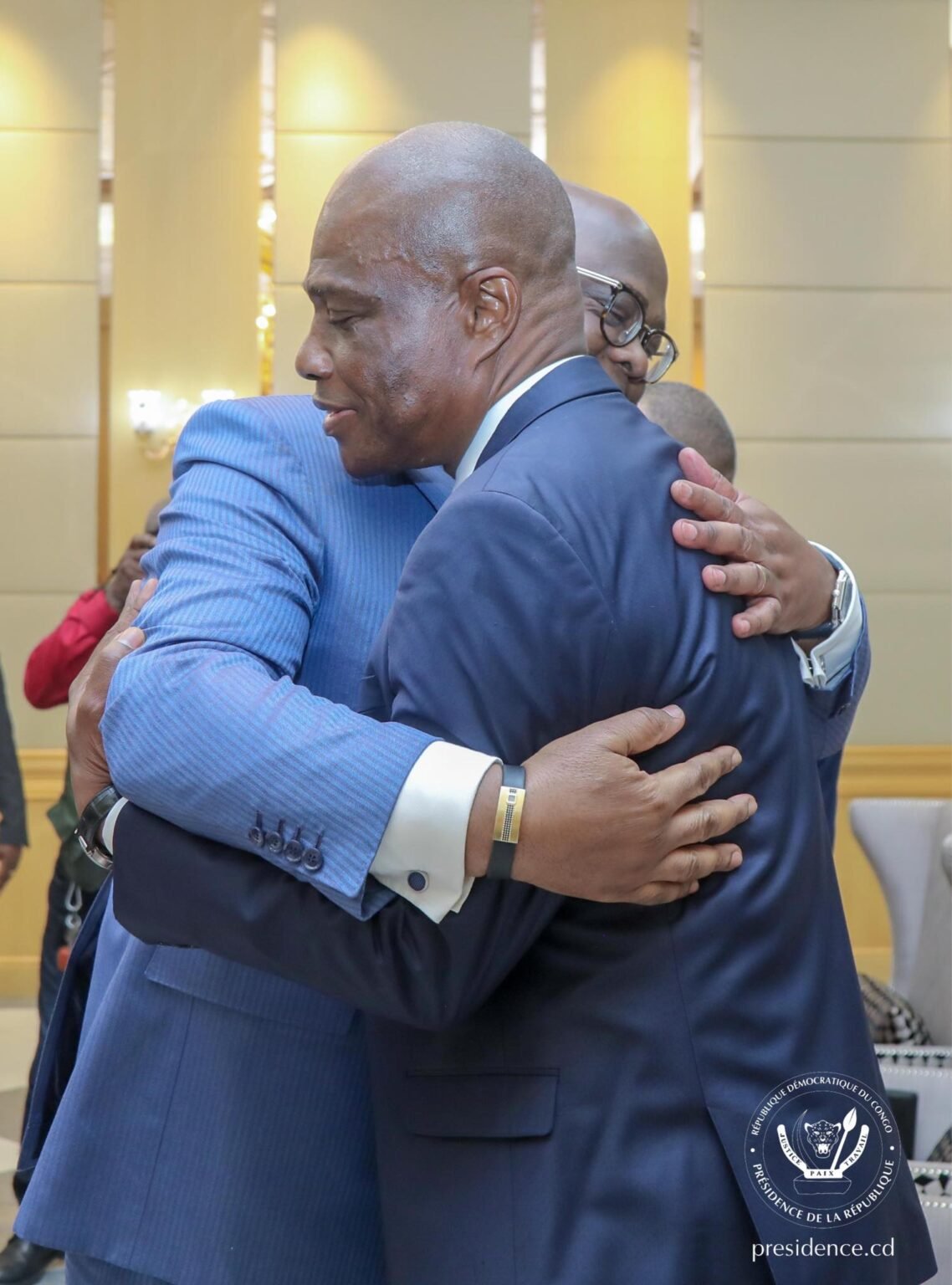 ECO NOUVELLES: «APRÈS des Années de Tensions, Tshisekedi et Fayulu Se Parlent… pour sauver le congo»