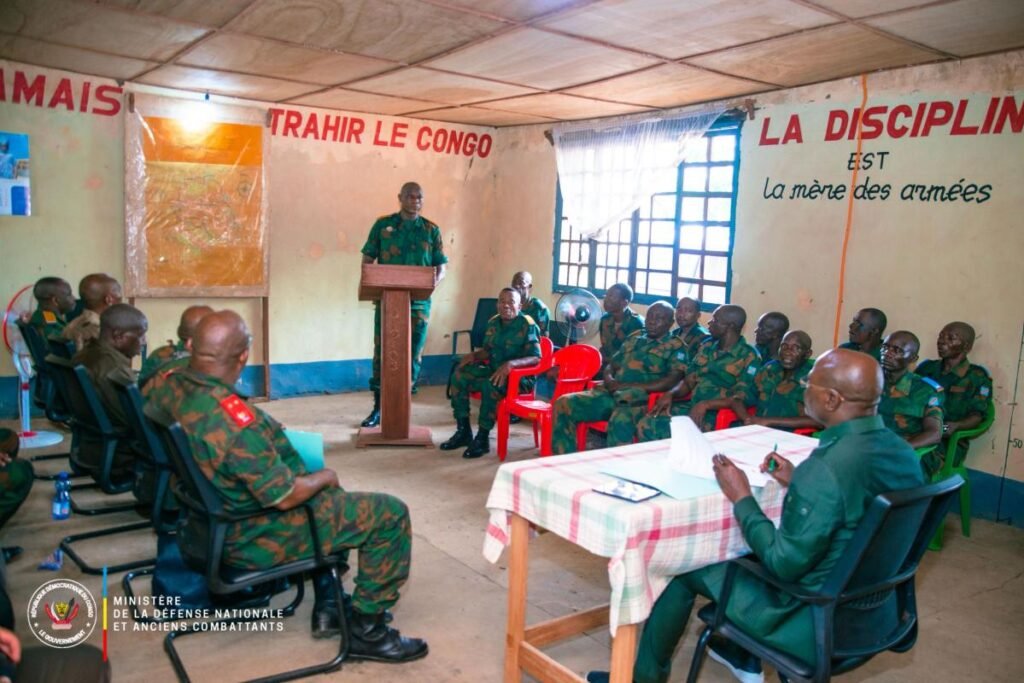 Après Mandaka et Boende, le vice-président Ministre de la Défense Séjourne à Lisala