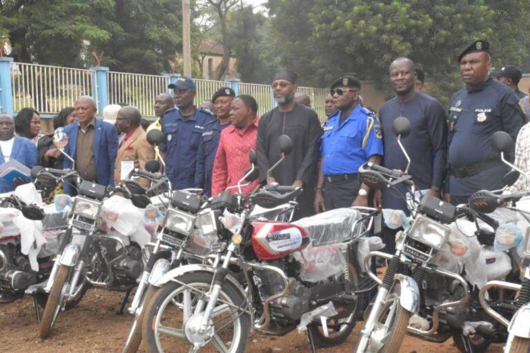 Beni: La Monusco Remet 32 Motos aux chefs de Quartiers vers le renforcer la Sécurit de Proximité
