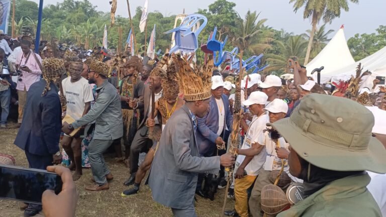 PACTE DE PAIX SIGNÉ Entre Les Communautés Mbole et Lengola