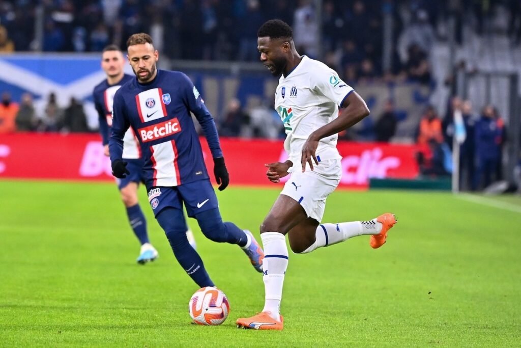 Paris s’intéresse à Chancel Mbemba