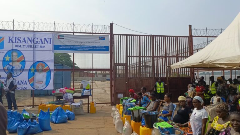 Remise d’une assistance humanitaire aux déplacés à Kisangani
