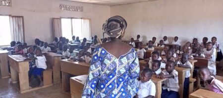 ENSEIGNATION À DISTANCE: Leçon sur les droes et les défants des enfants