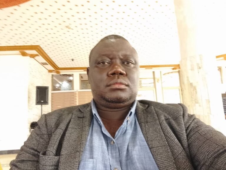 KINDU: le Dr Marie-Albert Tshizemba Satisfait de l’Implantation d’Unine d’Oxygène médique médique