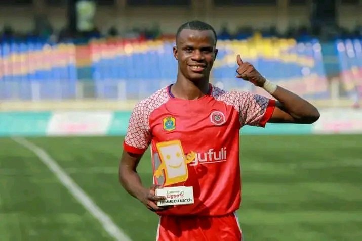 Mercato : un jeune espoir du foot congolais rejoint le FC Lupopo pour deux saisons