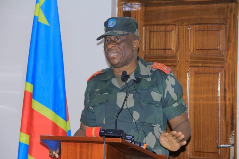 Le Gouverneur de l’ituri Suspende les Activités Minières pour Contrôler la Conformité des Entreprises