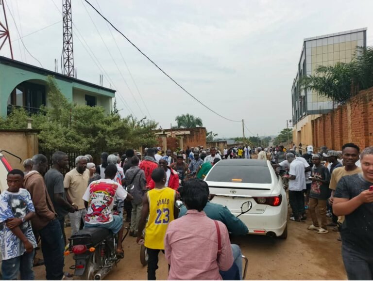 Bunia: Scènes de Liesse avant la publication des Résultats de l’Examin d’ÉTAT 2025