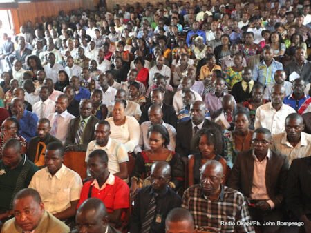 Des Jeunes de la RDC, Principal de la Partie Orientale INSENIFIENT DES CAMPAGNES DE SENSIBILISATION SUR LE PATRIOTISME.