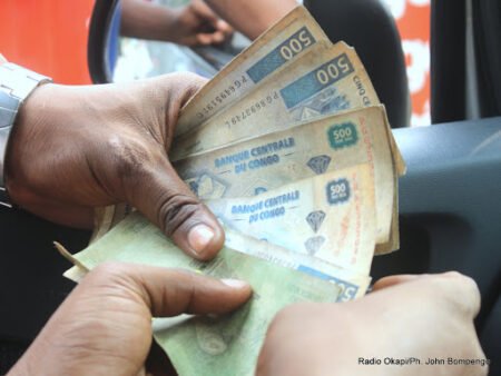 Goma: Les billets Déchirés de Francs Congolais paralysent les échanges commerciaux