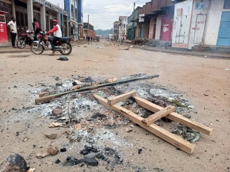 Des jeunes suspectés de complicité avec le M23 échappent à la justice populaire à Beni
