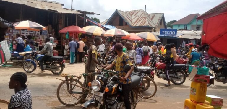 La Flambée du Prix du Carburant à Kindu Bouleverse Le Marché Alimentaire