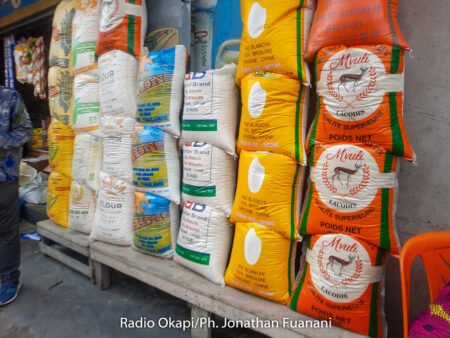 Baisse des Prix des Denrées à Mongwalu Grâce à l’Amélioration de la Sécurit